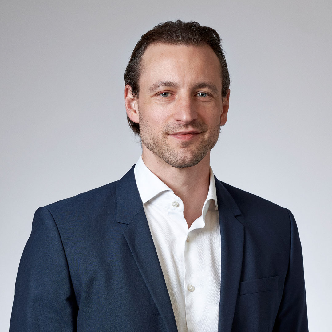 Julian_Kreston AG